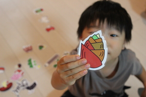 一緒にあそんでも、一人でじっくりあそんでもOKなことばのパズル